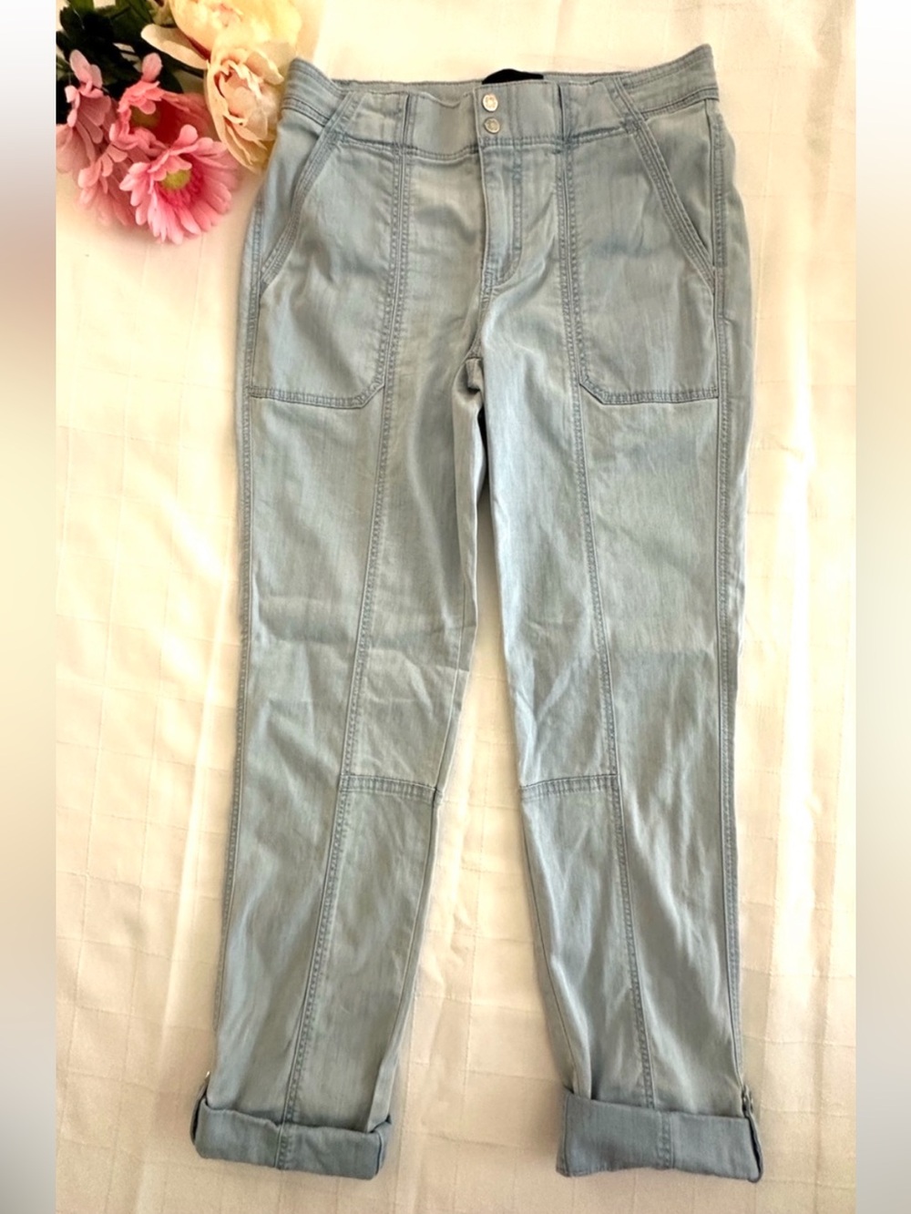 WHBM Mid-Rise Straight Crop Pret-A-Pedi Light Blue Pants
